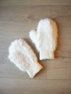 BM 11-14B - Fluffy votter - strikkepakke thumbnail