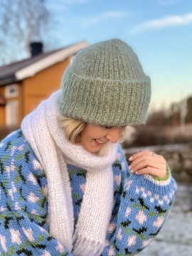 IR 05-04 - Frost lue - Påfugl - strikkepakke