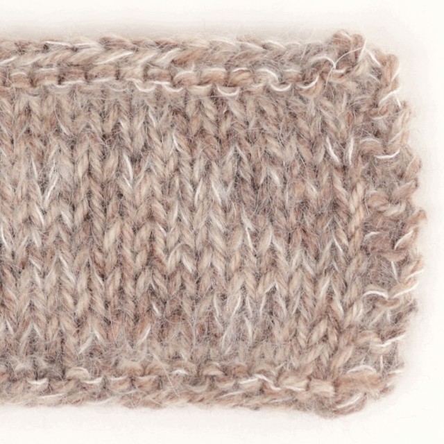 Fiesta 30 Brente mandler + Kid-Silk 56 - marsipan